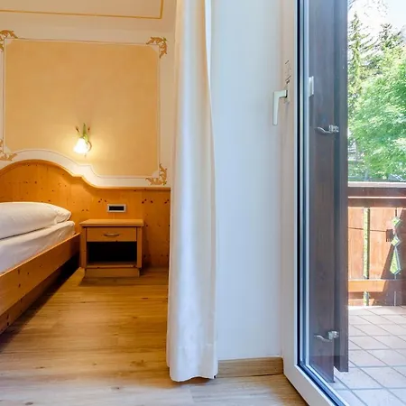 Ciasa Blancia Bed & Breakfast Corvara In Badia