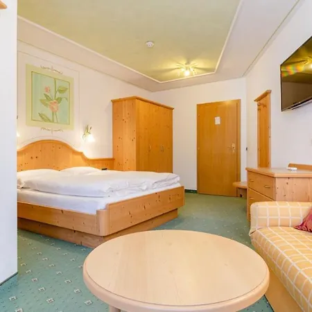 Ciasa Blancia Bed & Breakfast 2*